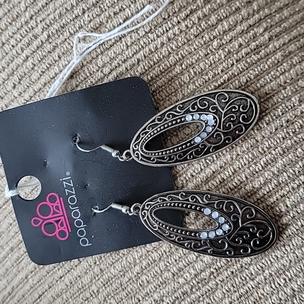Dangle earrings
